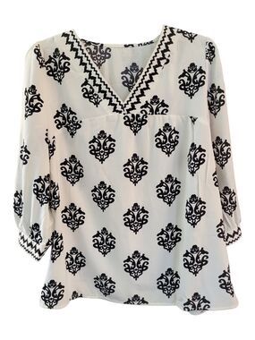 Womens Black & White Printed V-Neck Blouse - Size M